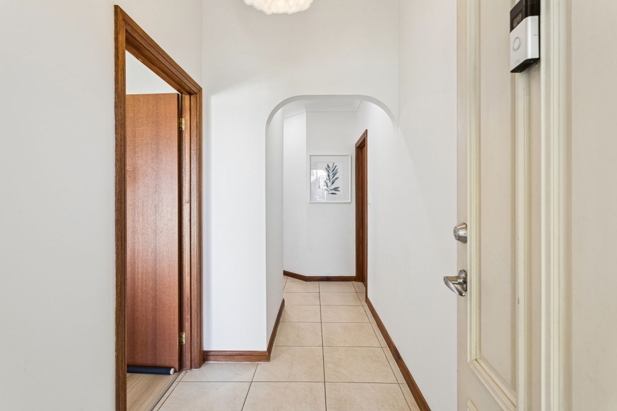 17 Hender Avenue — photo 7 of 25