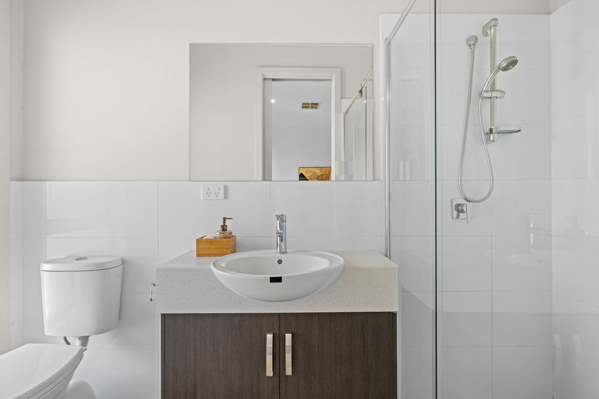28 Goodhall Street — photo 7 of 18