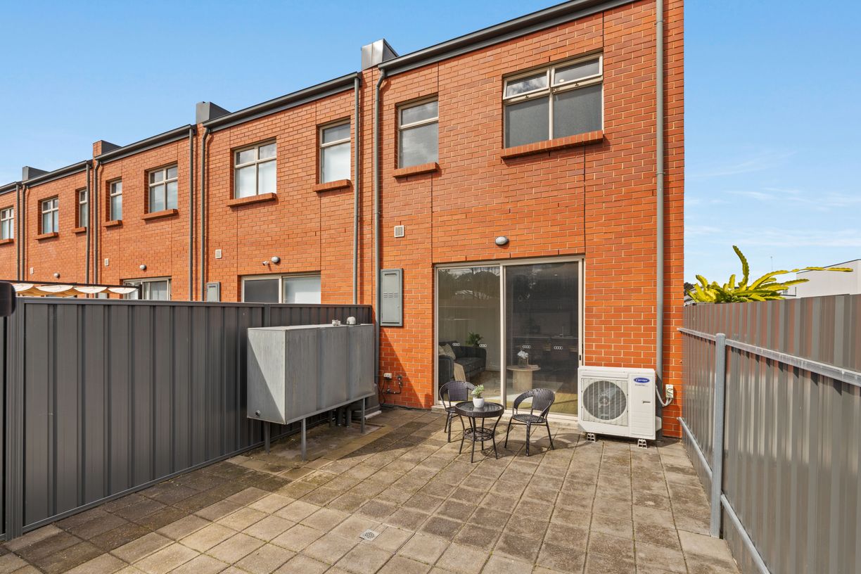 28 Goodhall Street — photo 14 of 18
