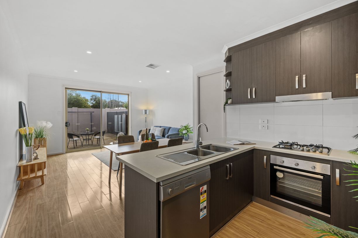 28 Goodhall Street — photo 4 of 18