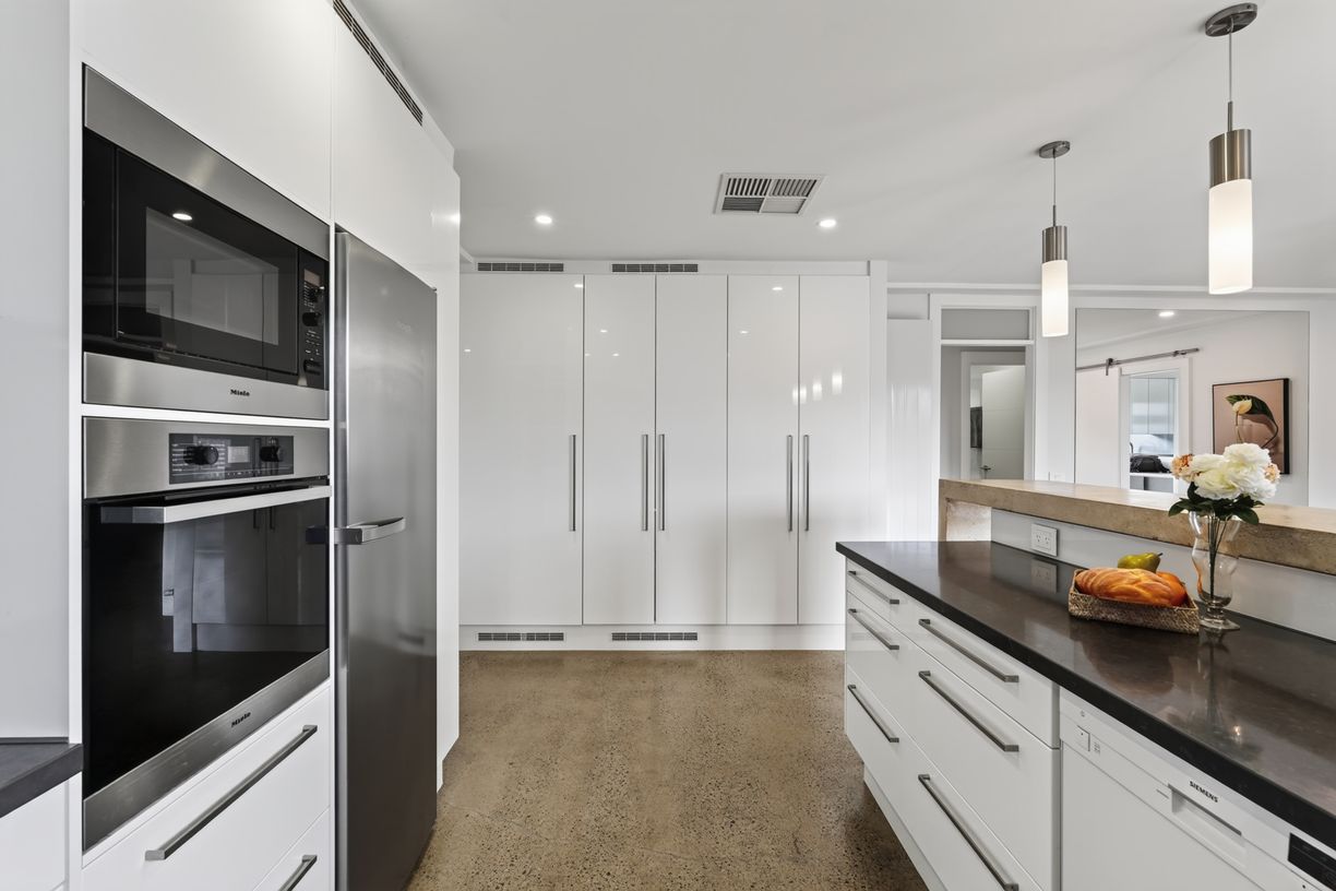 7 Hewitt Avenue — photo 10 of 30