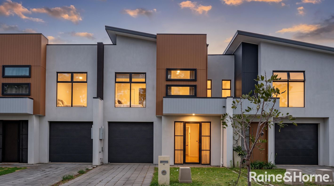 42 Thorne Crescent — photo 4 of 23
