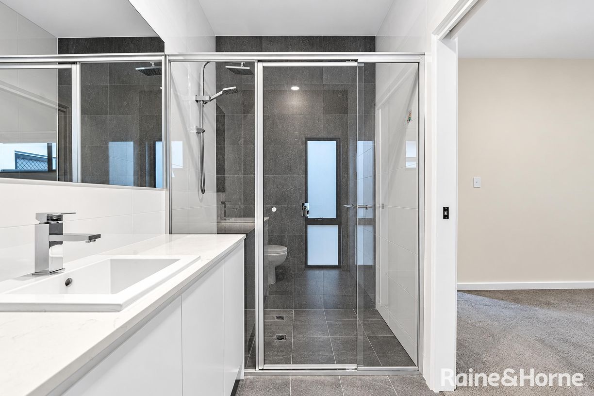 42 Thorne Crescent — photo 17 of 23