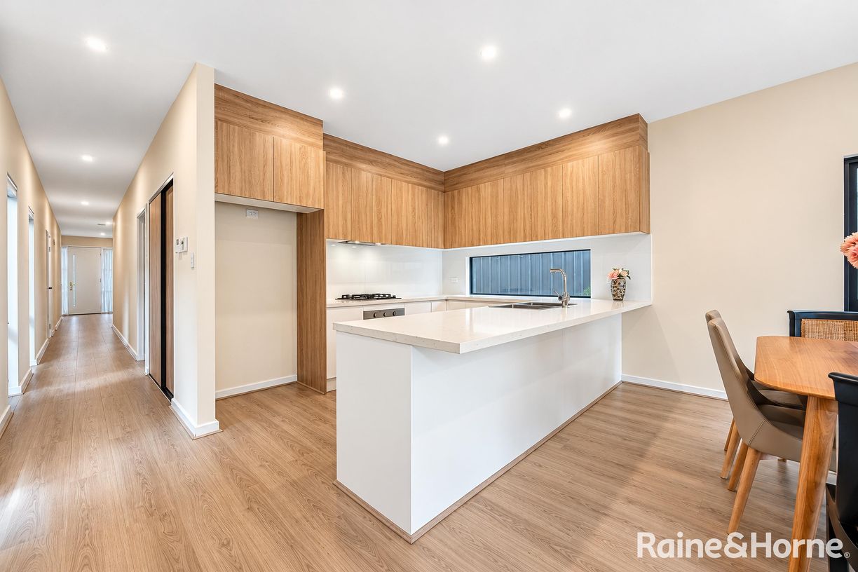 42 Thorne Crescent — photo 8 of 23
