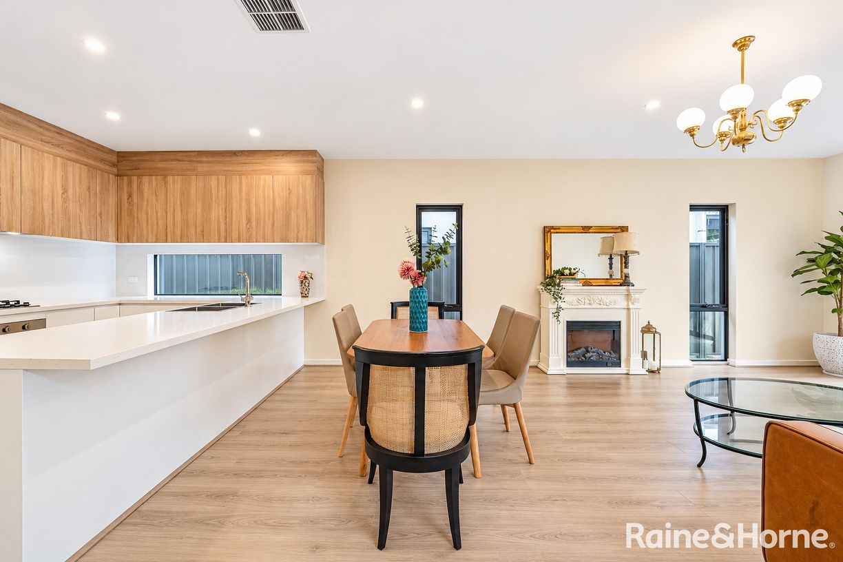 42 Thorne Crescent — photo 9 of 23