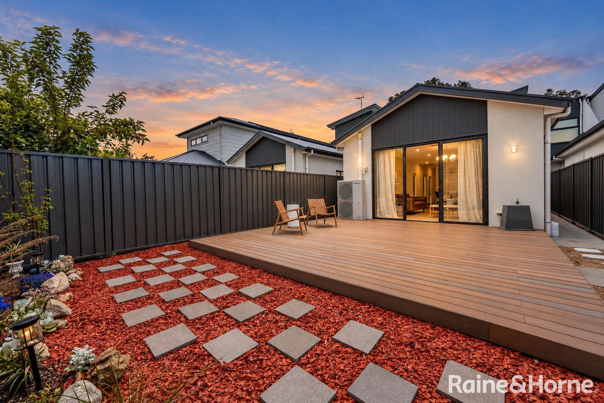 42 Thorne Crescent — photo 3 of 23