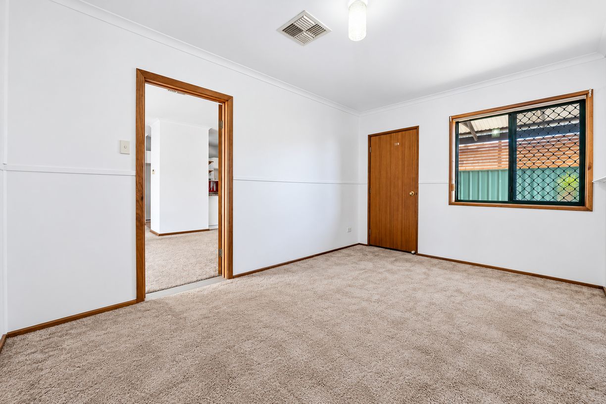 4/9A Barker Street — photo 4 of 12