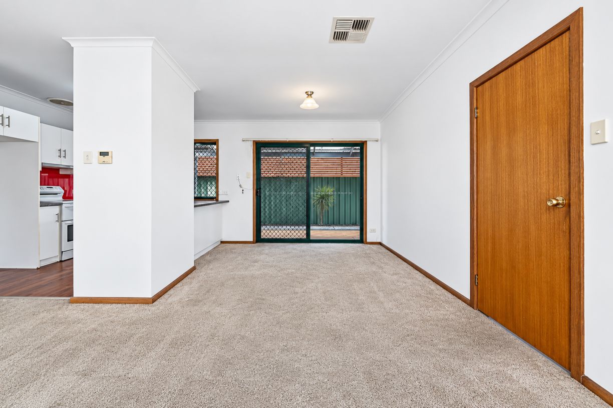 4/9A Barker Street — photo 5 of 12