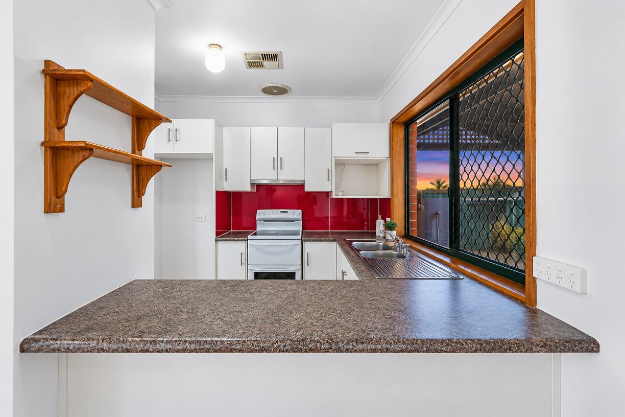 4/9A Barker Street — photo 7 of 12