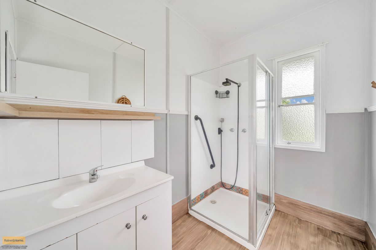 10 Howe Street — photo 9 of 16