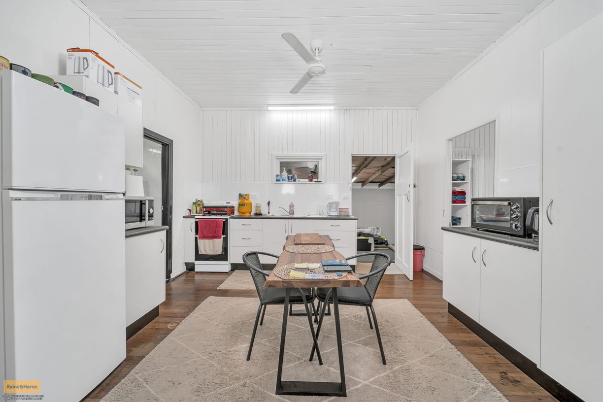1 Kokoda Street — photo 7 of 16