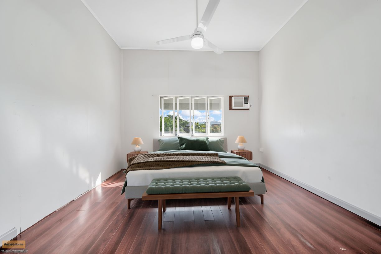 15 Bunda Street — photo 8 of 18