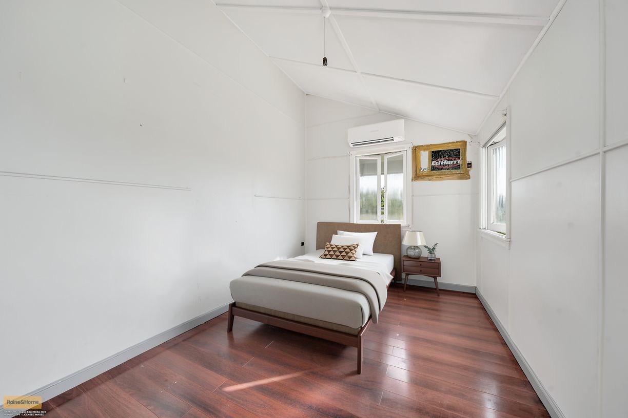 15 Bunda Street — photo 9 of 18