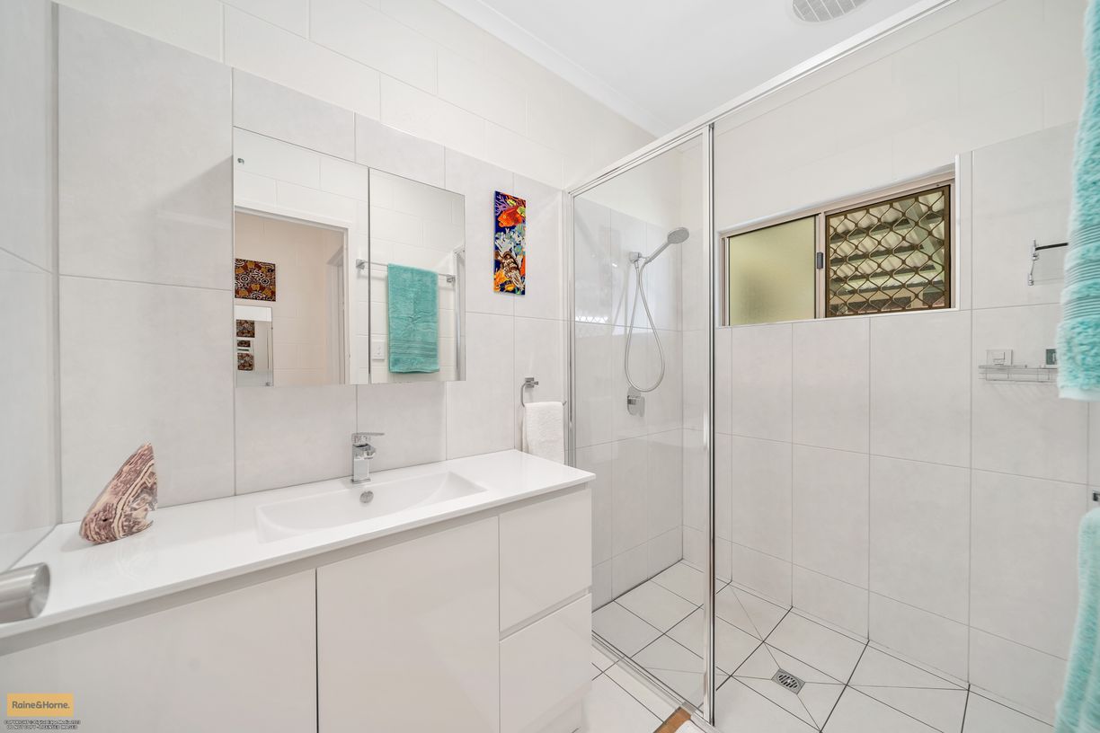 22 Rowe Street — photo 11 of 21
