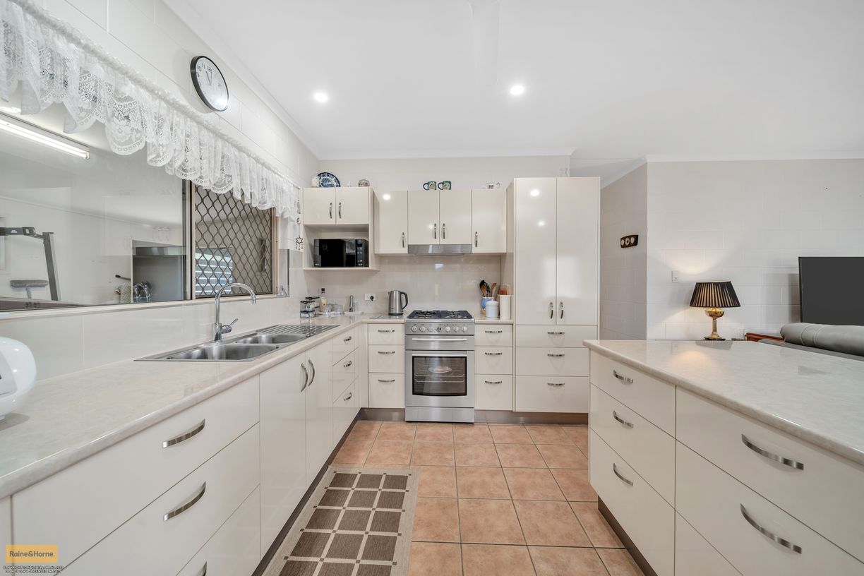 22 Rowe Street — photo 5 of 21