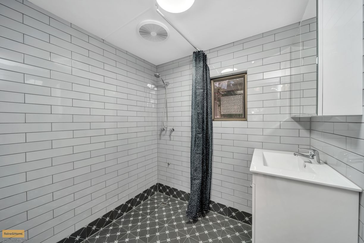 6 Jones Street — photo 9 of 17