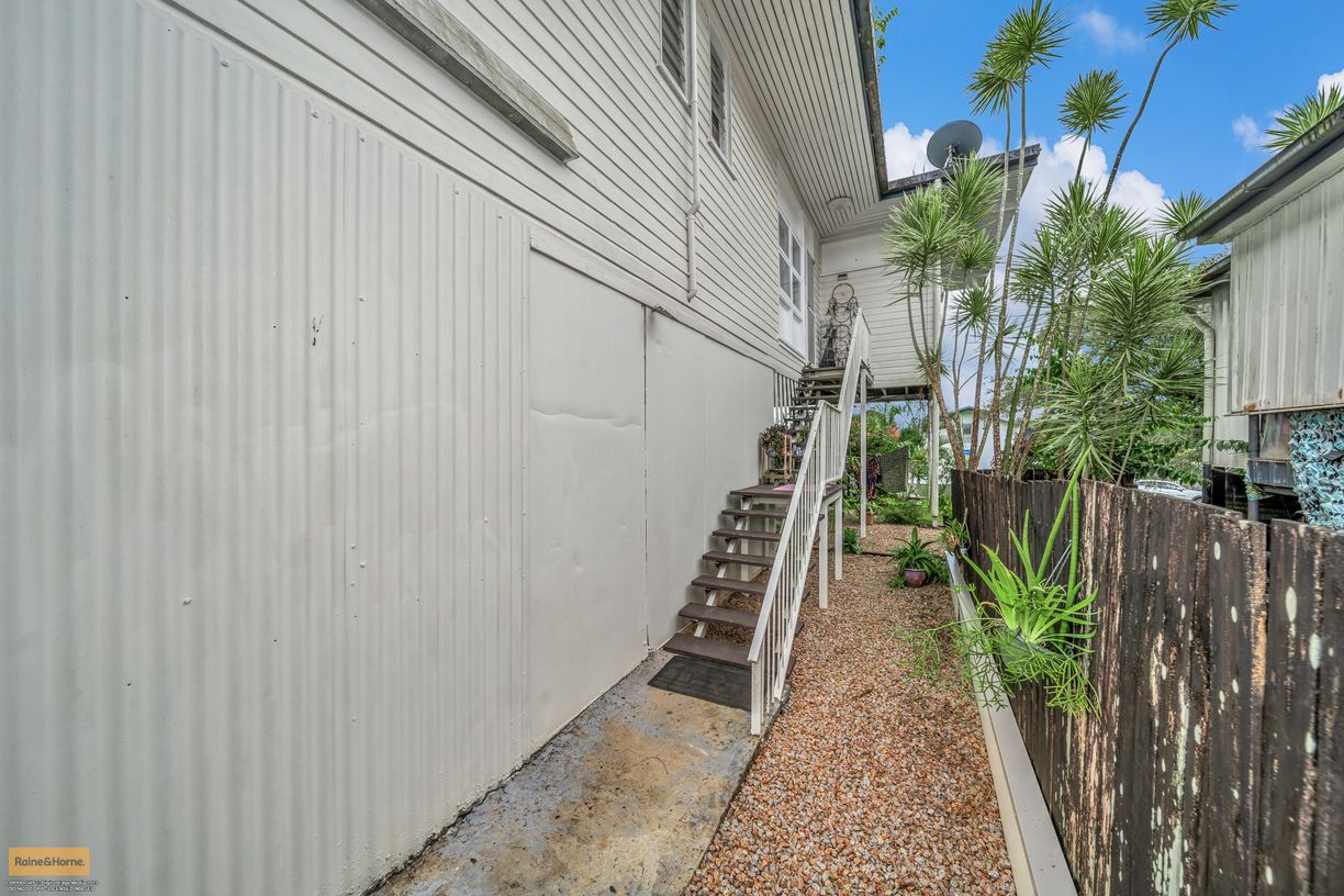 13 Green Street — photo 17 of 21