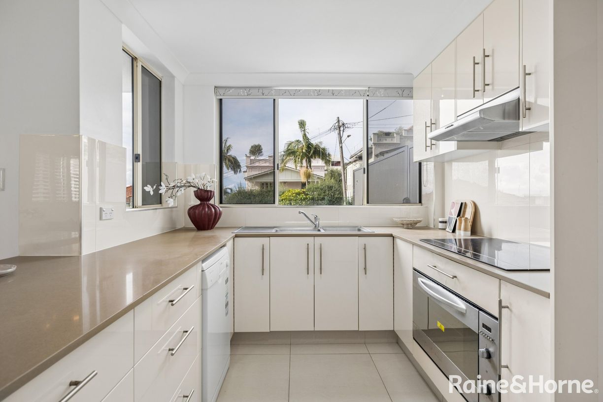 1/200 Beach Street — photo 6 of 24