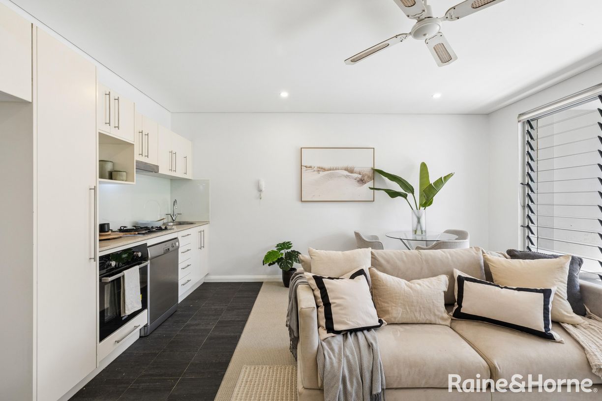 2/34 Avoca Street — photo 3 of 13
