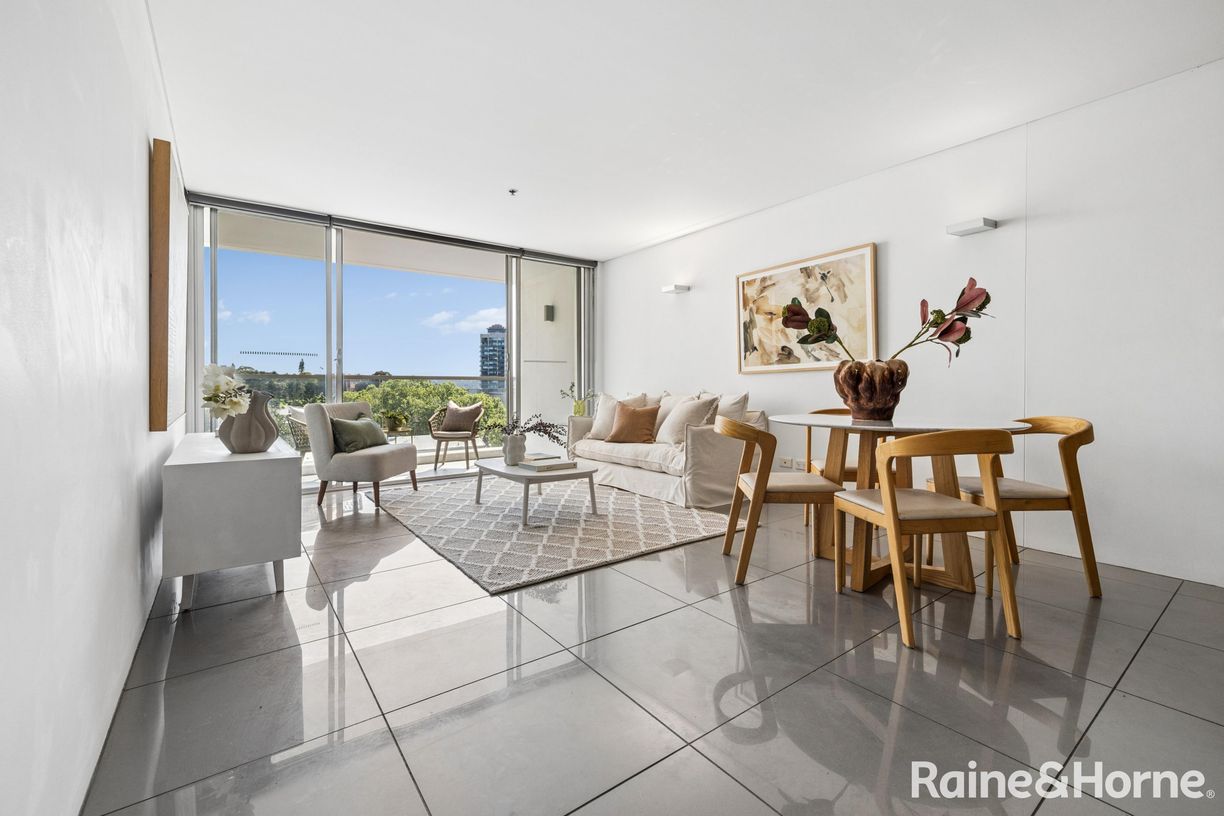 18/60-70 William Street — photo from Raine & Horne Randwick | Coogee