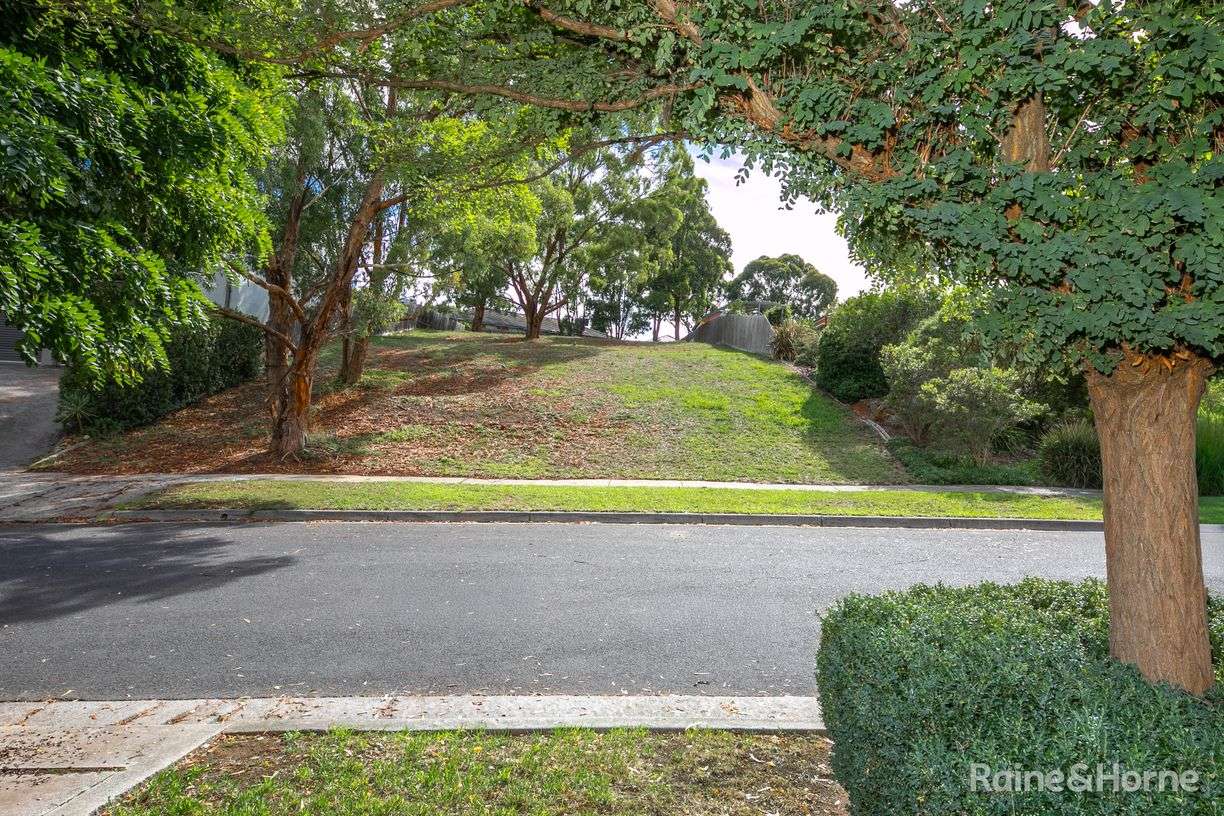 33 De Lisle Avenue — photo 7 of 8