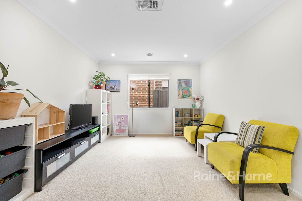 44 Fairfield Crescent — photo 9 of 21