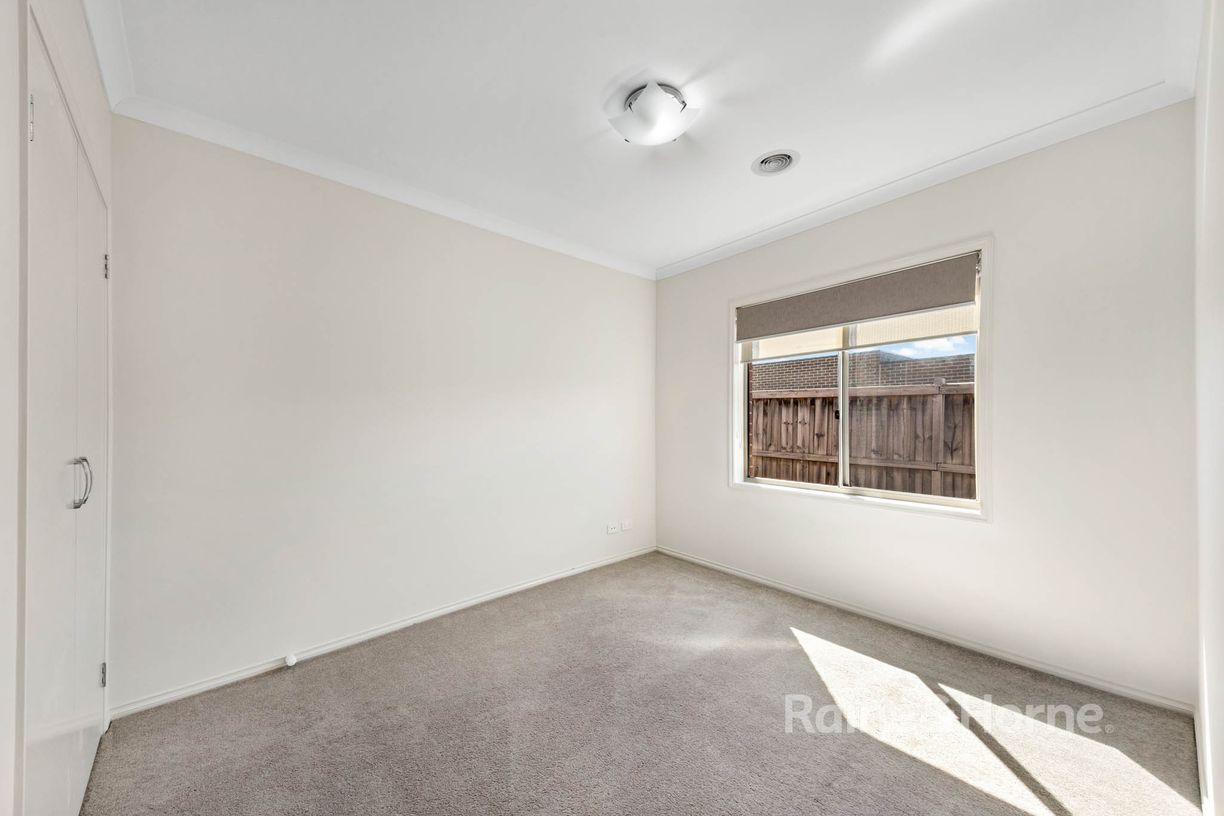 10 Burrow Drive — photo 10 of 16