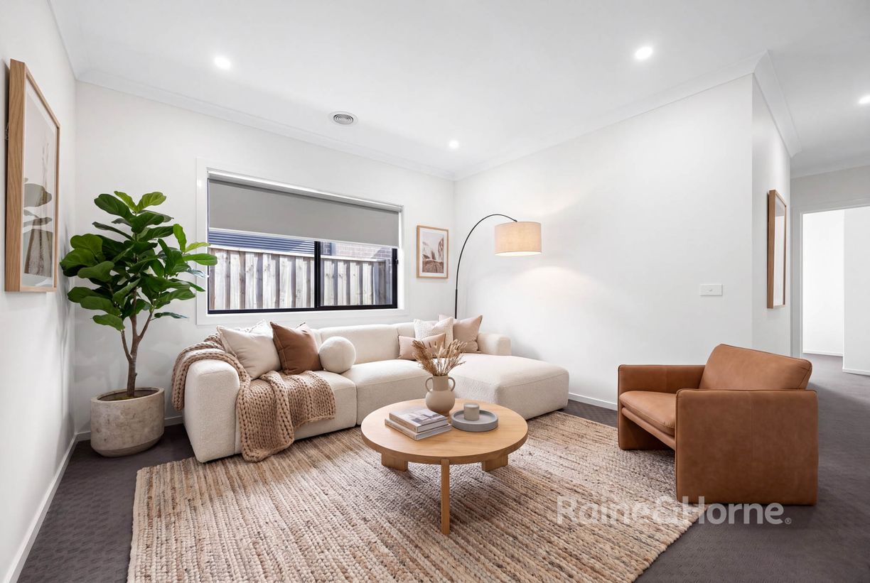 30 Rockfern Crescent — photo 7 of 18