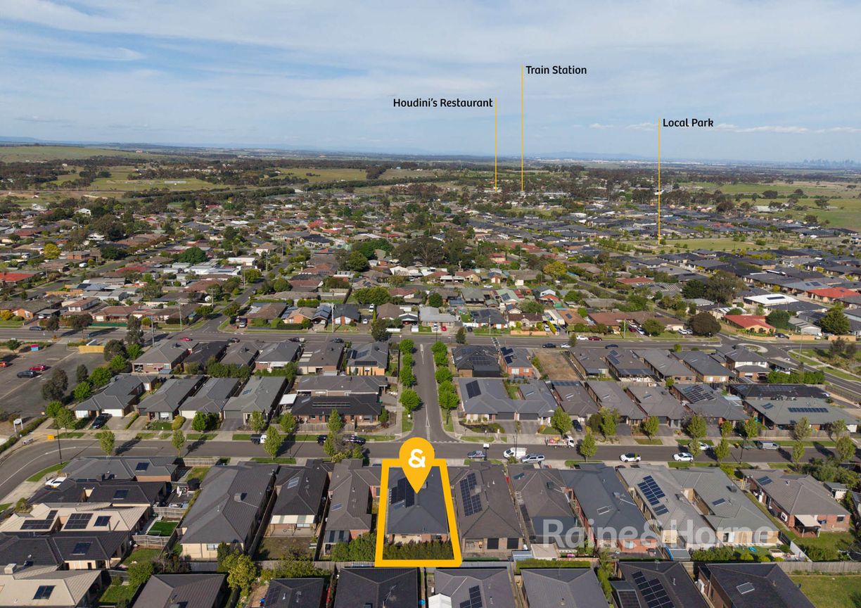30 Rockfern Crescent — photo 17 of 18
