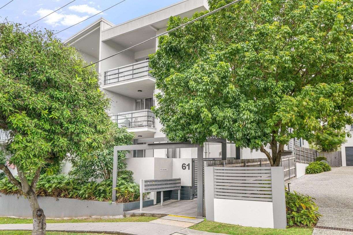 107/61 Ellen Street — photo from Raine & Horne Oxley