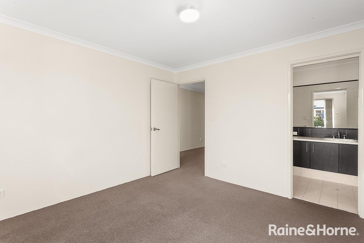 20 Flagstaff Road — photo 4 of 30