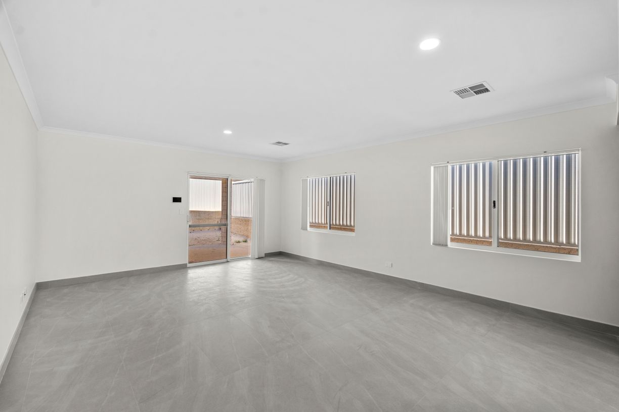 118 Commander Drive — photo 8 of 30