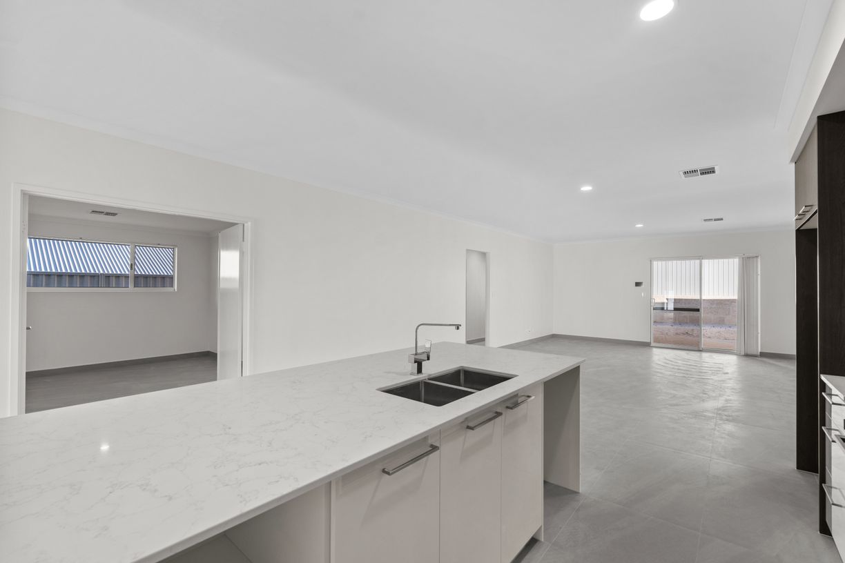 118 Commander Drive — photo 13 of 30