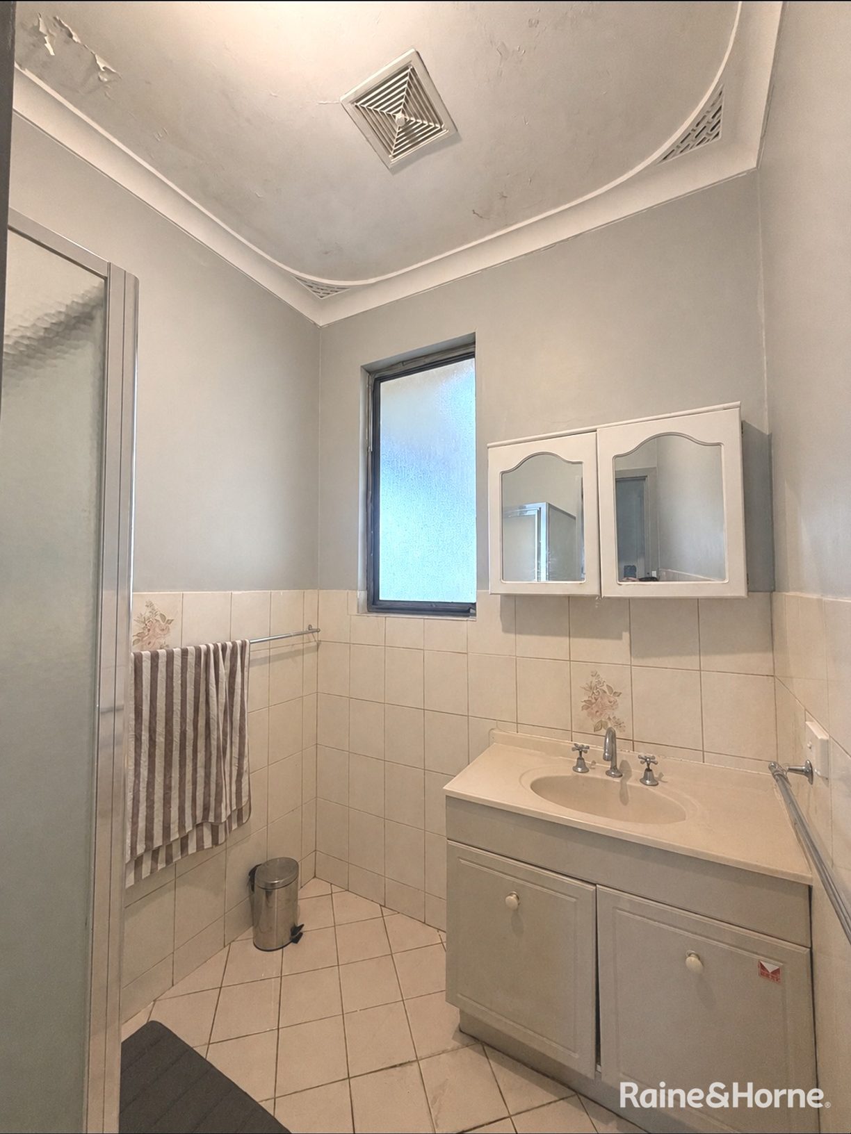 59B Mckail Street — photo 8 of 12