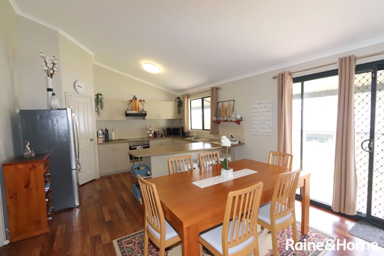 2/15 Scotsdale Road — photo 5 of 15