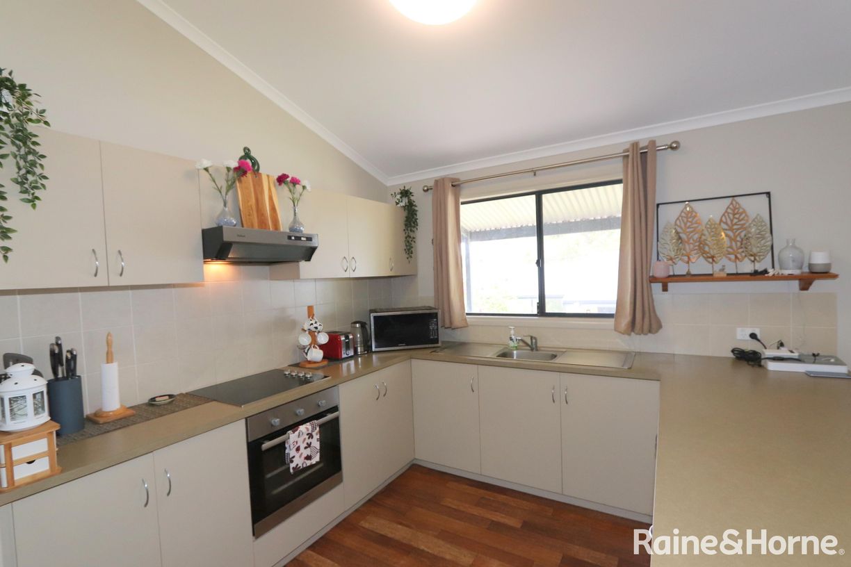 2/15 Scotsdale Road — photo 6 of 15