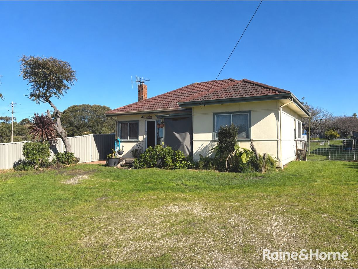 397 Albany Highway — photo from Raine & Horne Great Southern
