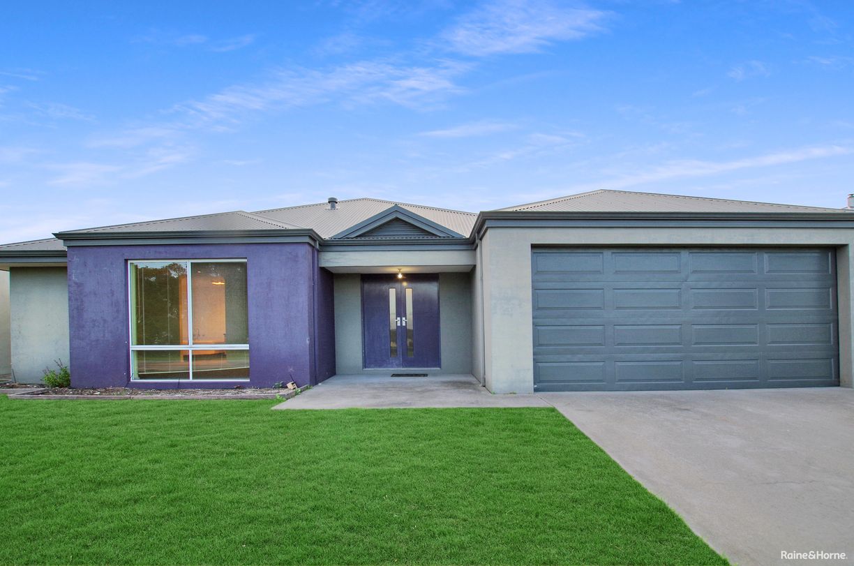 43 Pegasus Boulevard — photo from Raine & Horne Great Southern