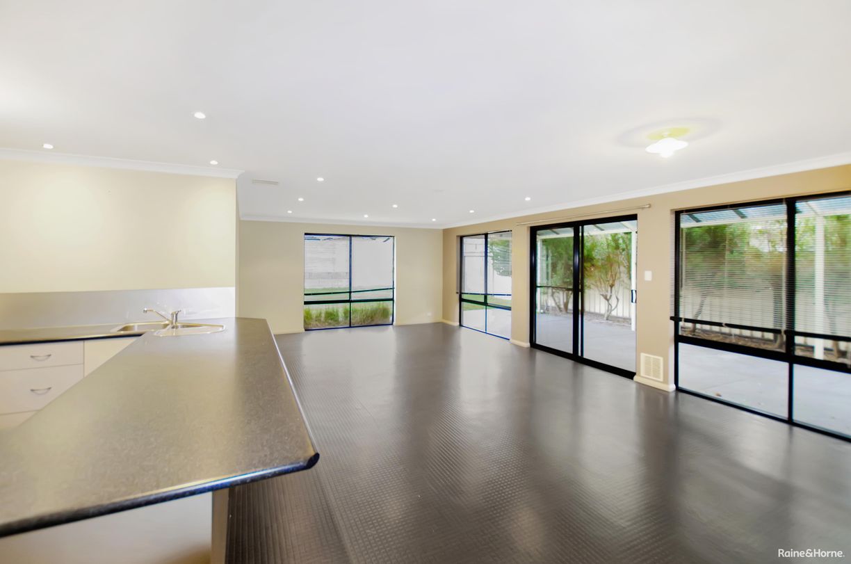 43 Pegasus Boulevard — photo 3 of 17