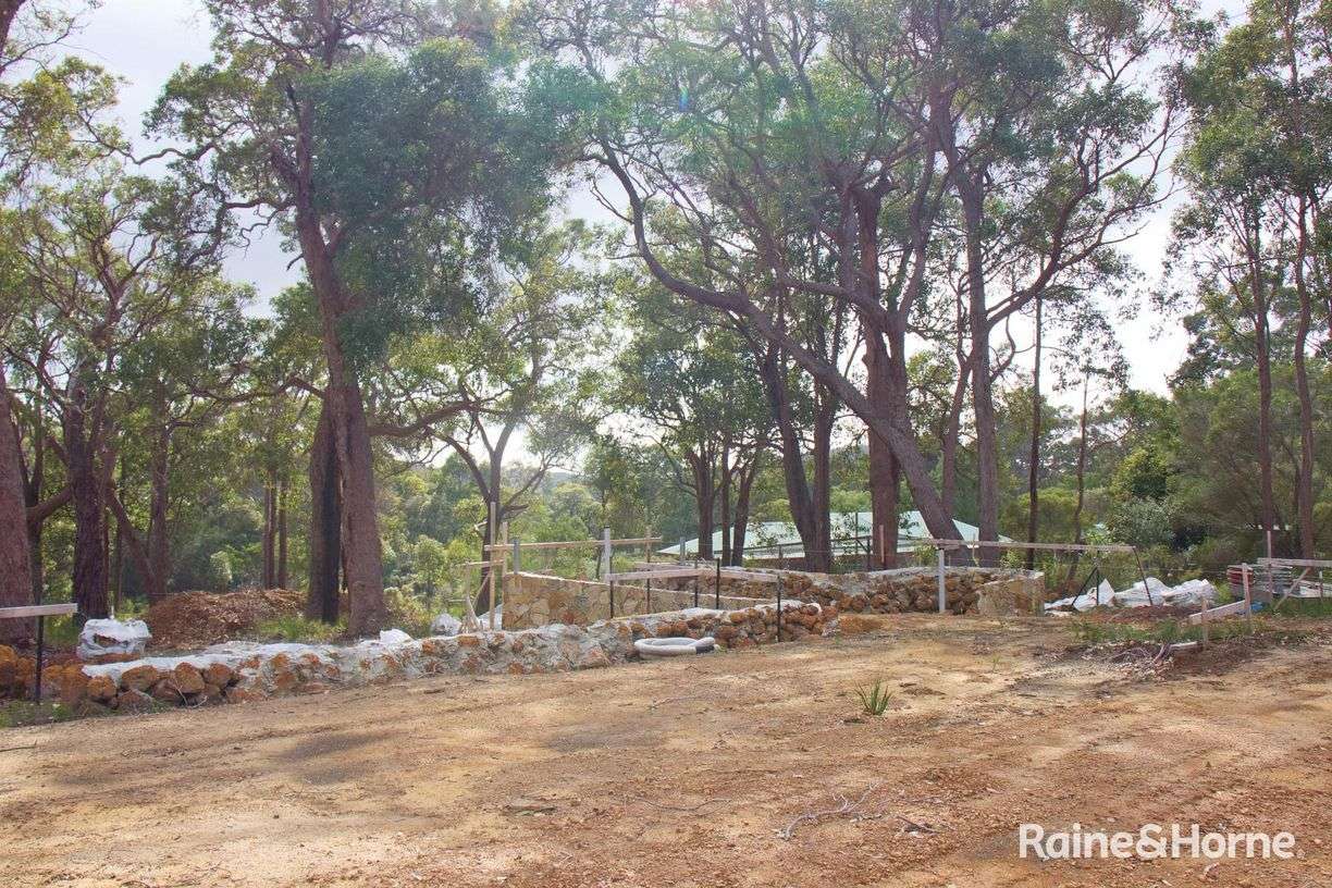 19 Coughlan Grove — photo from Raine & Horne Great Southern