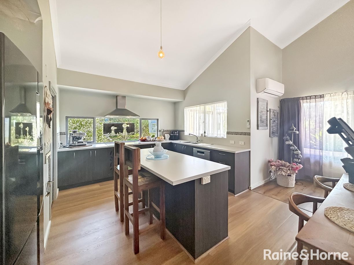 78 Cussons Road — photo 10 of 26