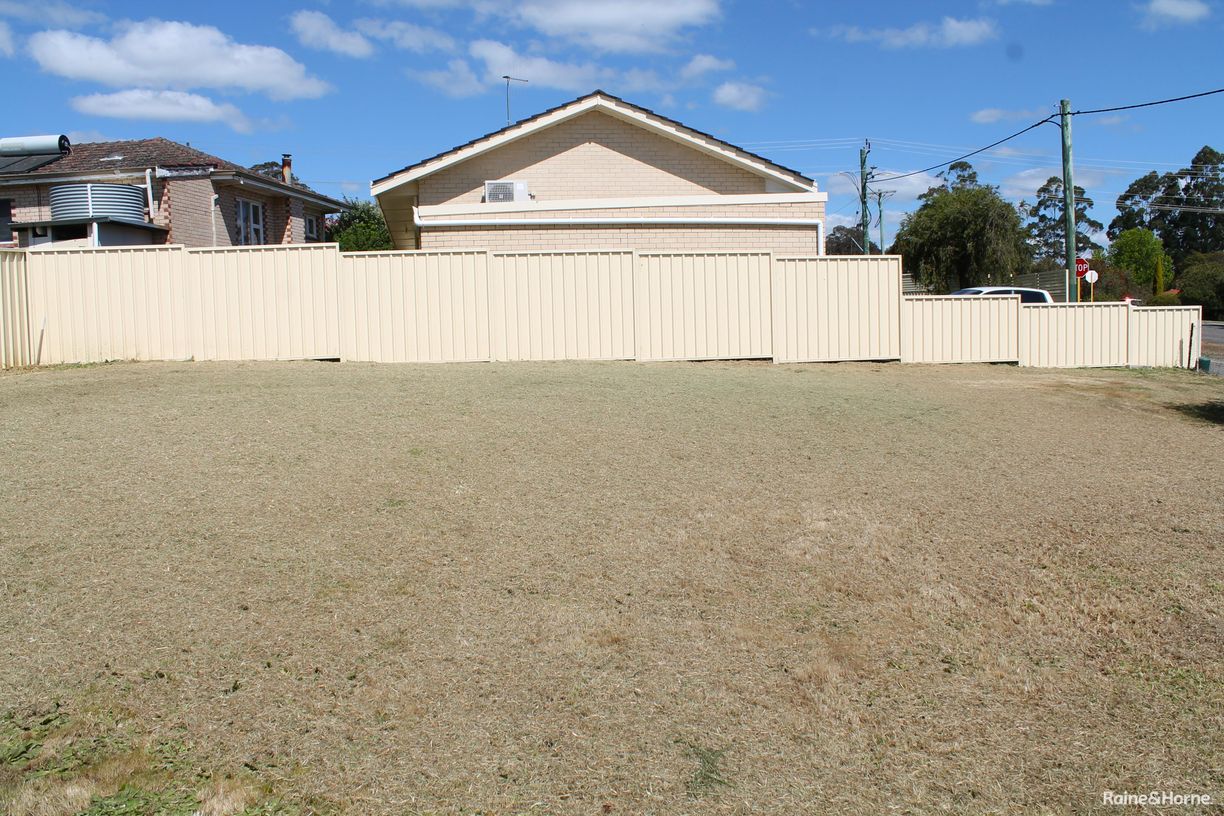 18 Osborne Road — photo 15 of 20