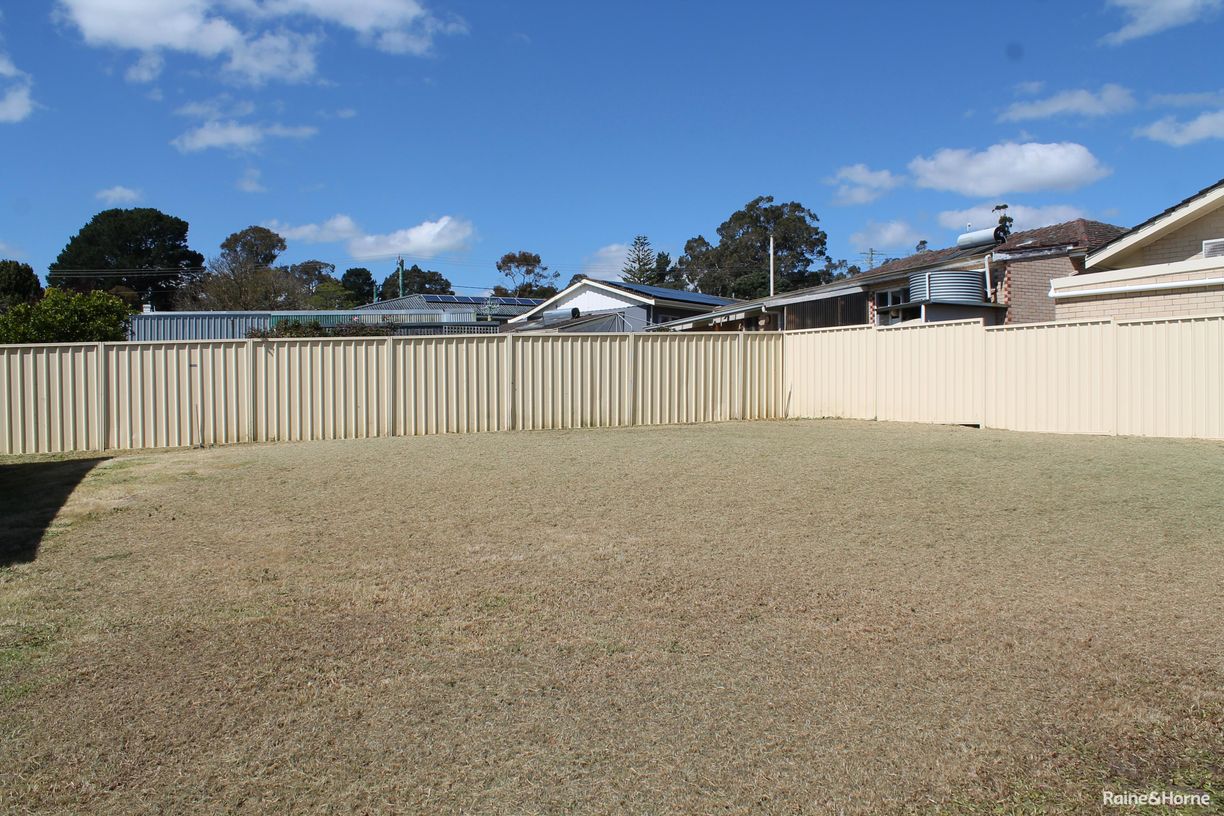 18 Osborne Road — photo 17 of 20