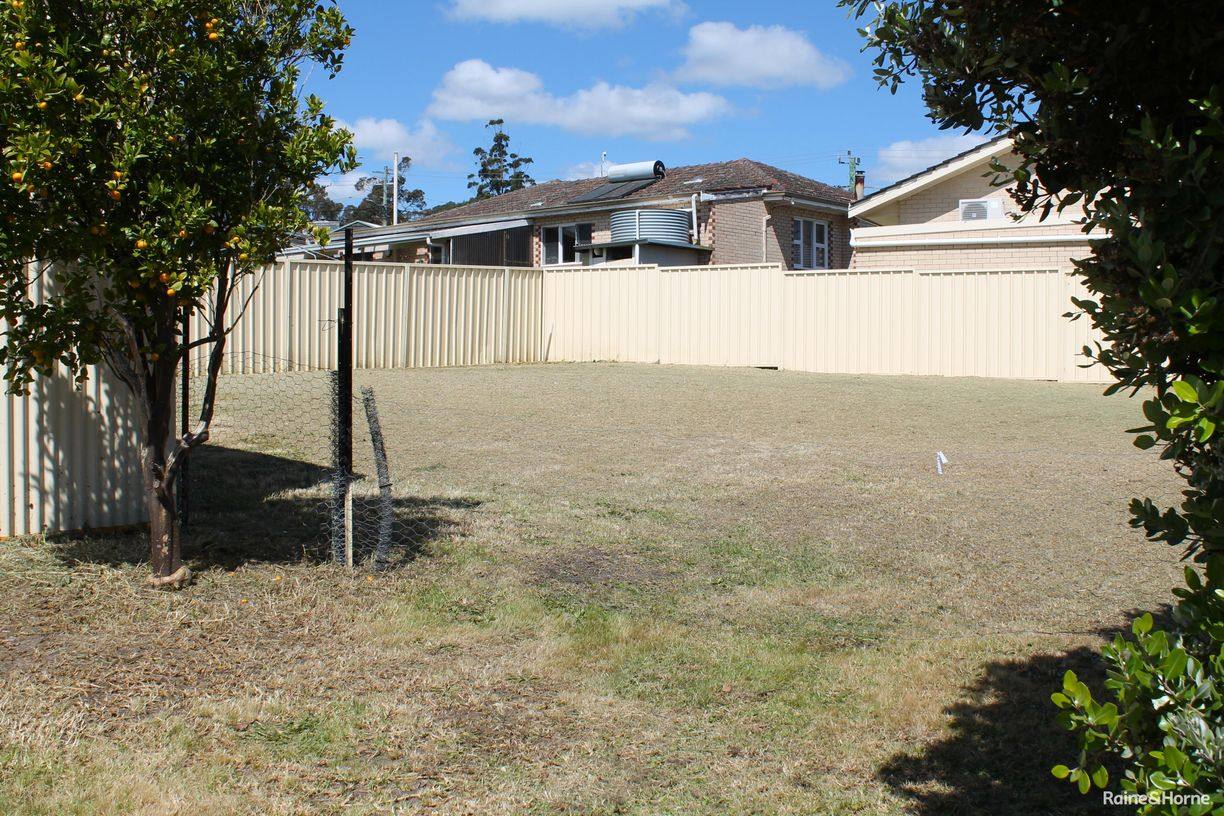 18 Osborne Road — photo 19 of 20