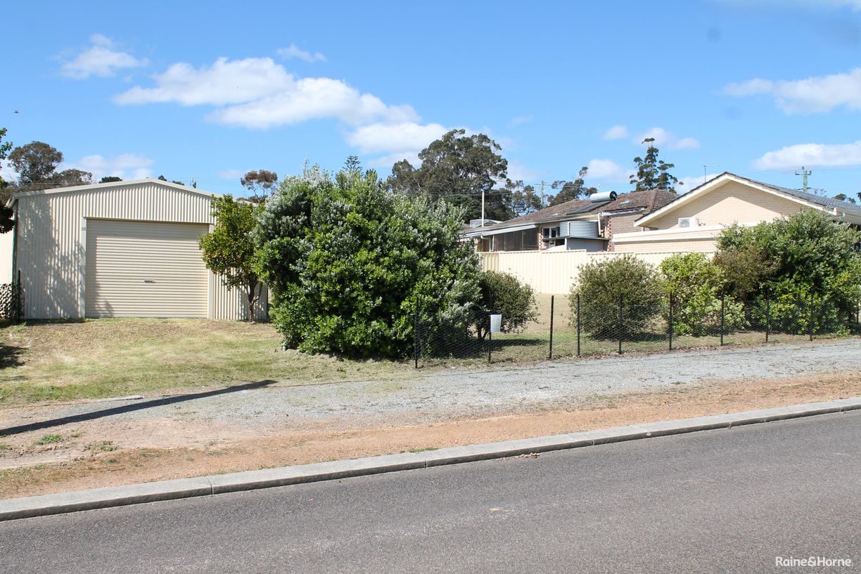 18 Osborne Road — photo 10 of 20