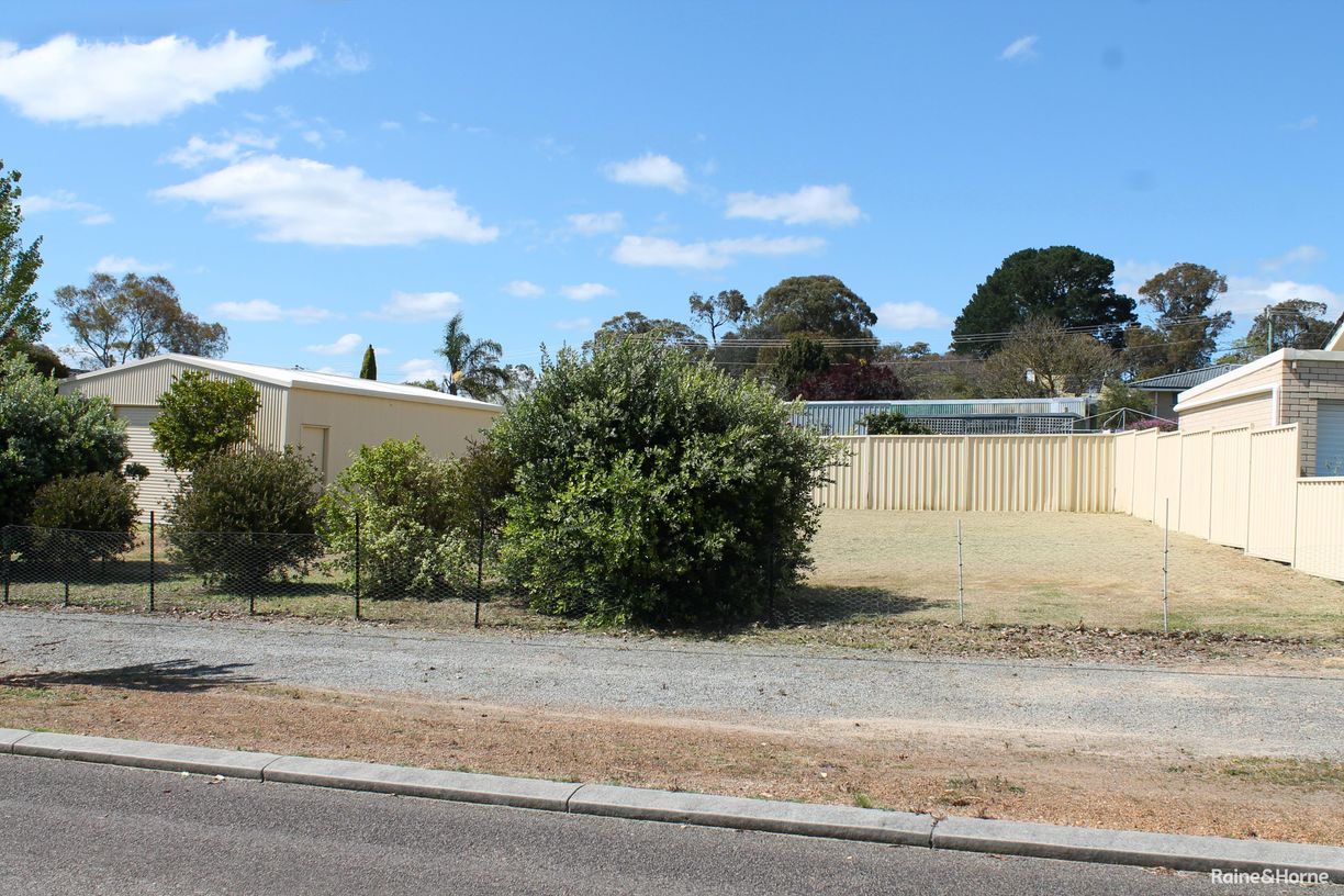 18 Osborne Road — photo 12 of 20