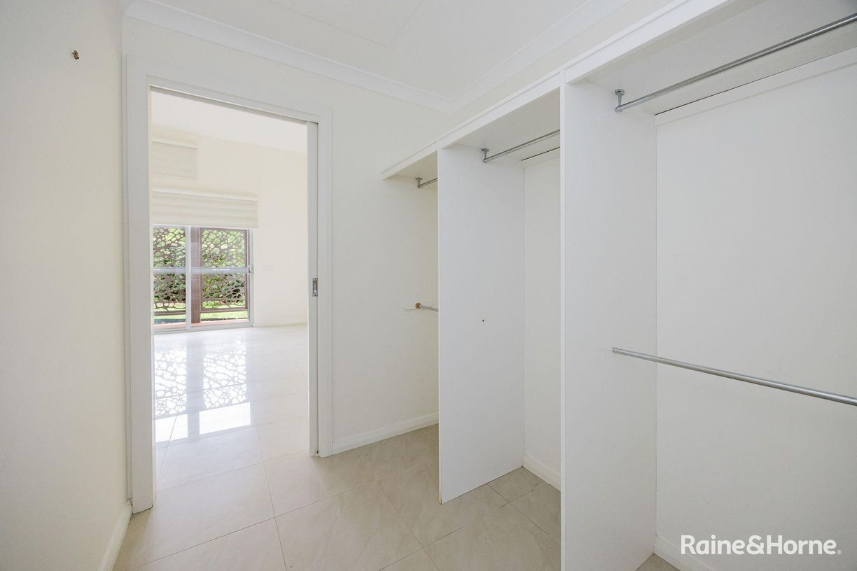 8 Glendale Close — photo 8 of 27