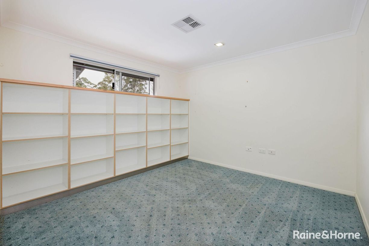 8 Glendale Close — photo 12 of 27