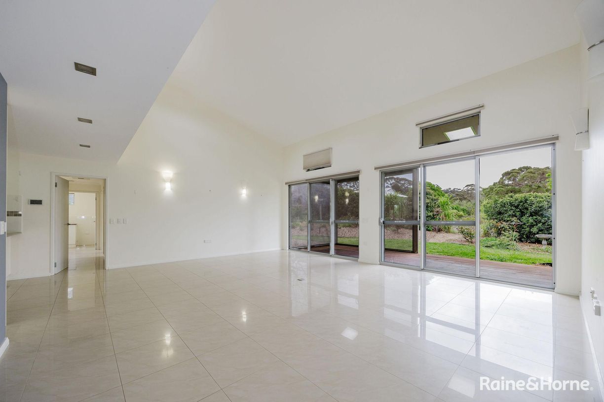 8 Glendale Close — photo 4 of 27