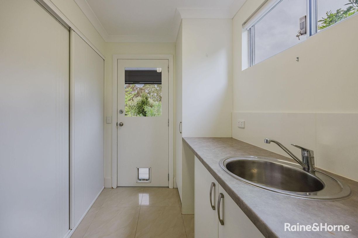8 Glendale Close — photo 19 of 27